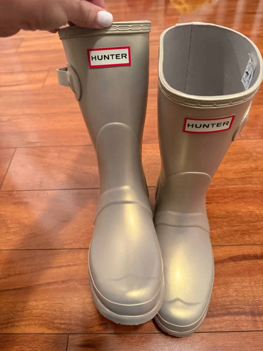 Hunter Original Short Nebula Rain Boots Pale Gold Size 8 NWT Metallic ✨